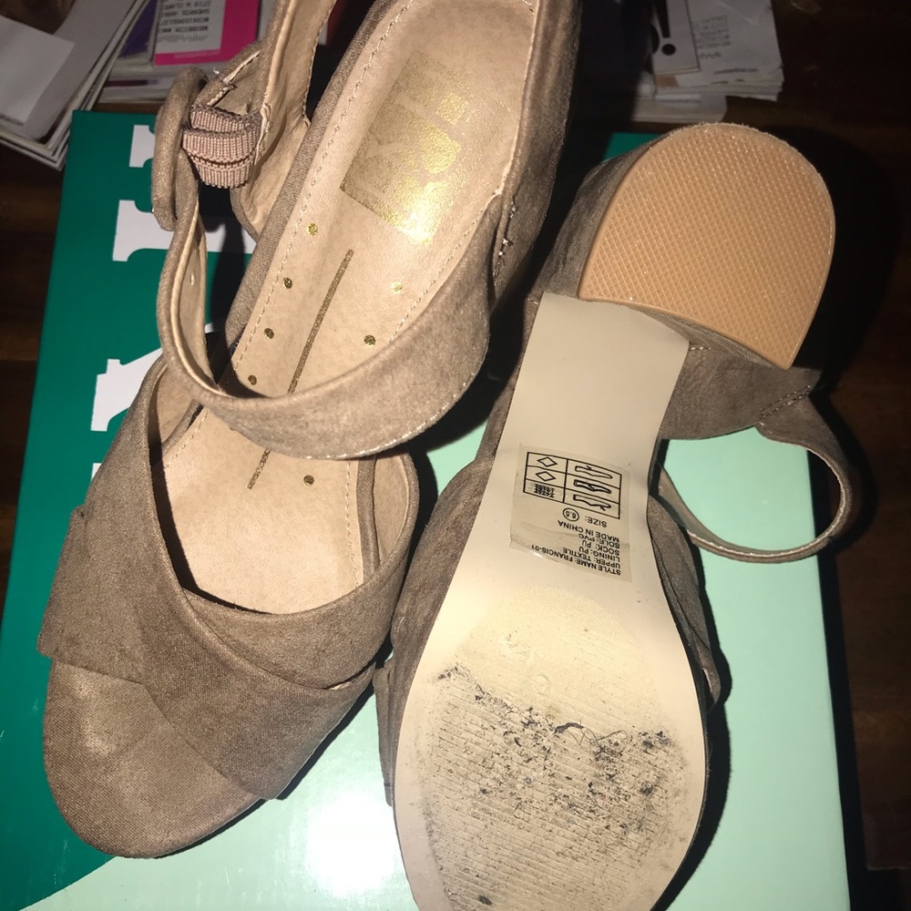 Women’s shoes